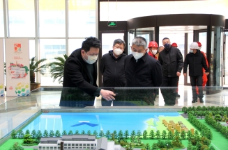市委常委、副市長賈剛一行來潔晶檢查安全生產工作